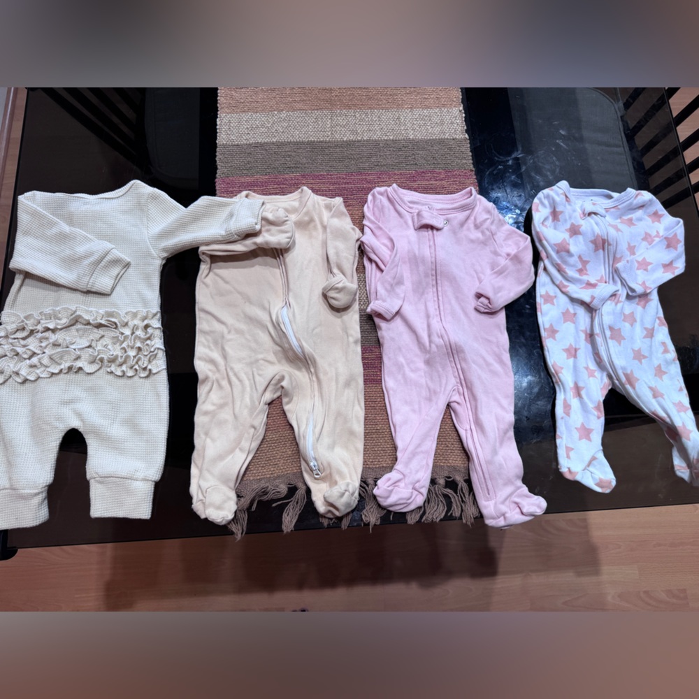 Baby Girl Pajama & Onesies Sz 0-3 months